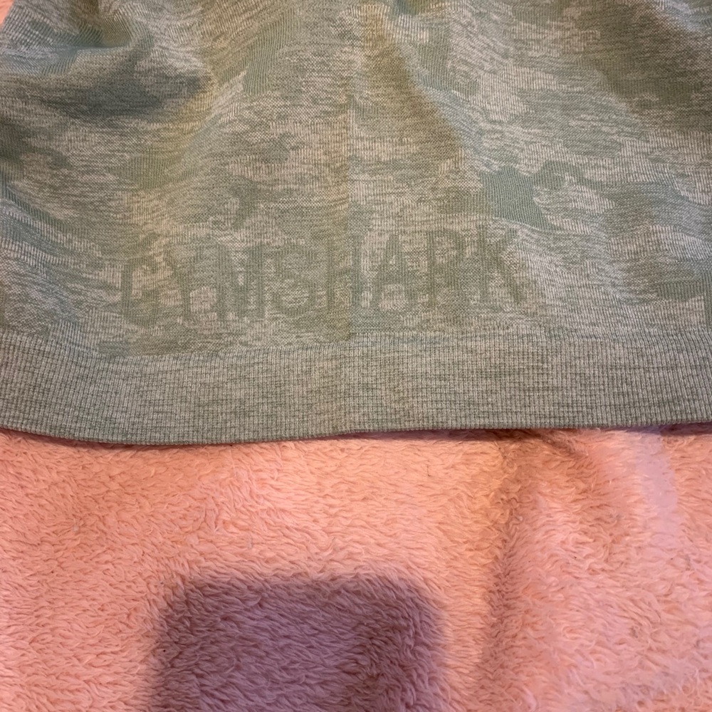 Gymshark Camo long sleeve crop - Picture 2 of 3